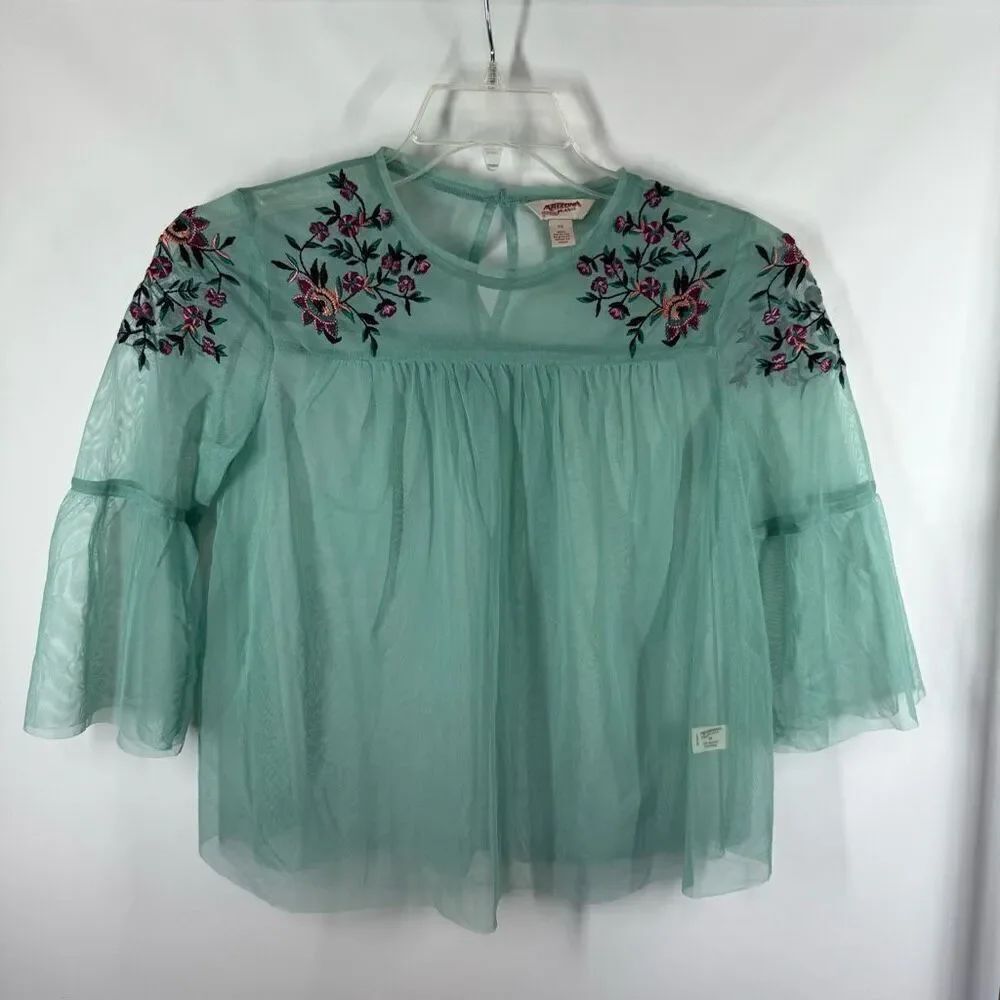 B45   Arizona Jean layered chiffon floral embroidered top size x Small